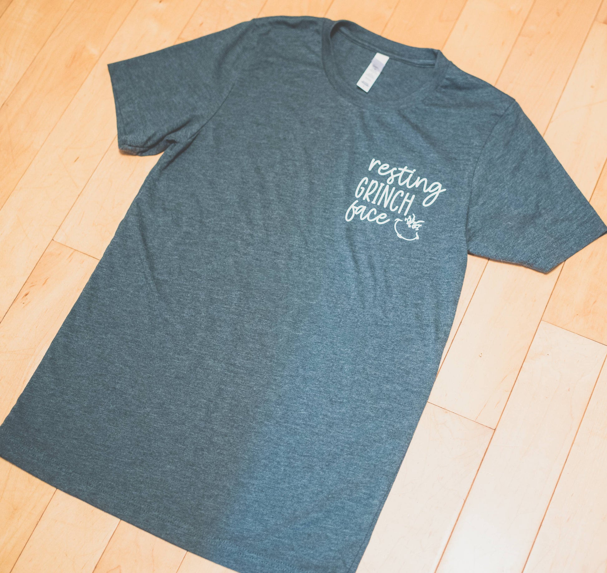Resting Grinch Face T-Shirt: XS - Storm and Sky Shoppe - SunshineSoulMD