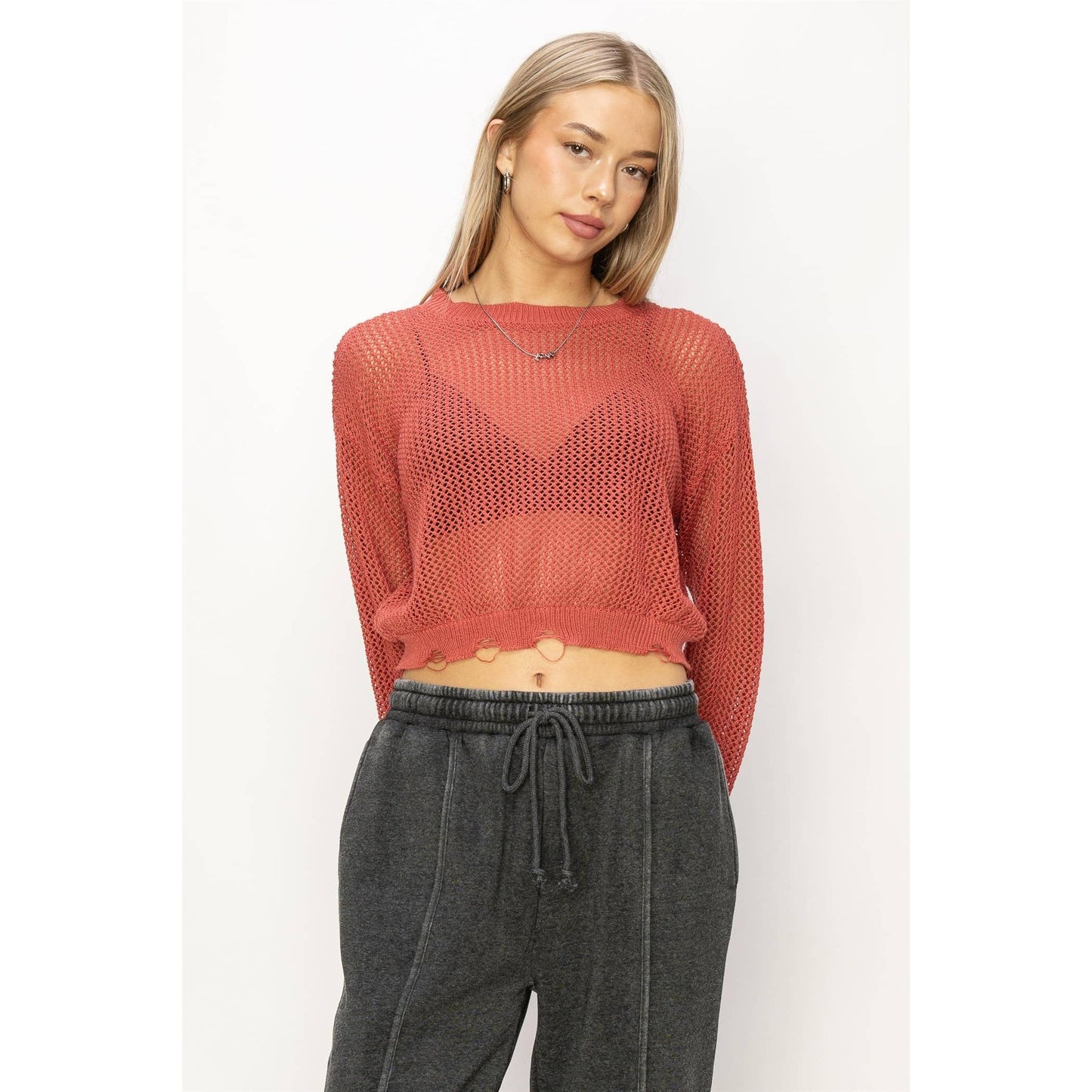 DZ24C038-DISTRESSED KNIT SWEATER: BRICK / S - Storm and Sky Shoppe